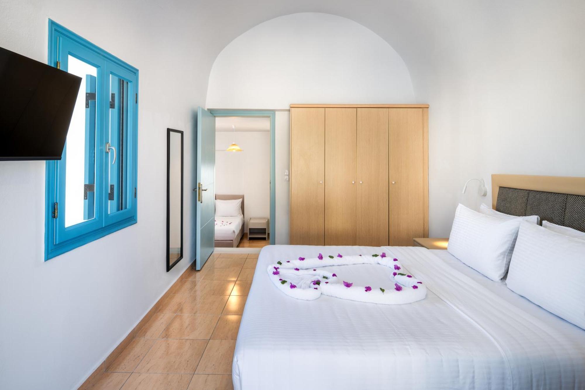 Hillside Elegance Suites Fira  Exterior foto