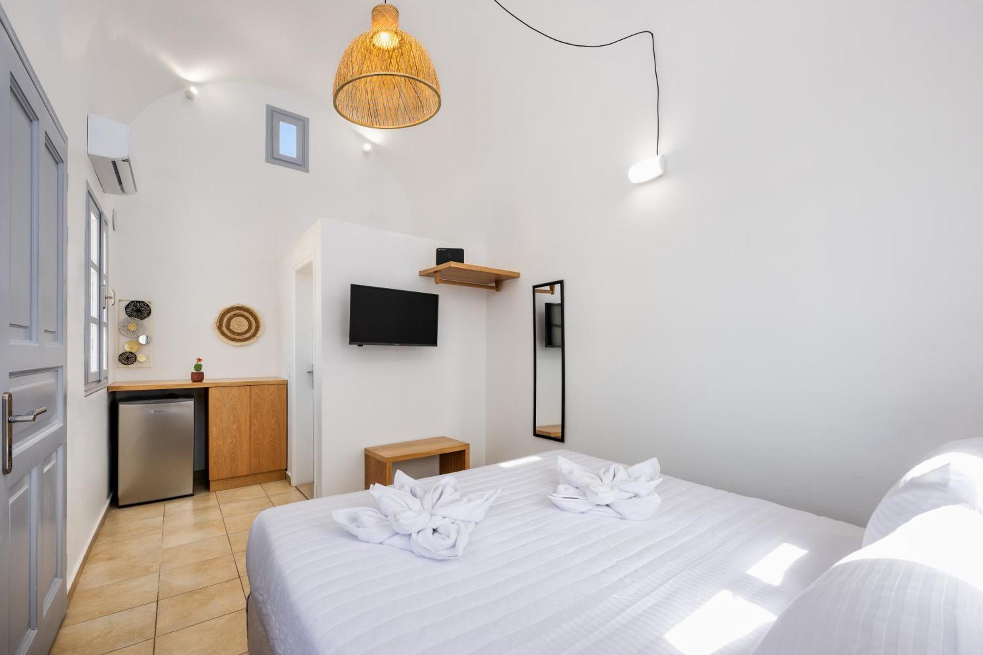 Hillside Elegance Suites Fira  Exterior foto