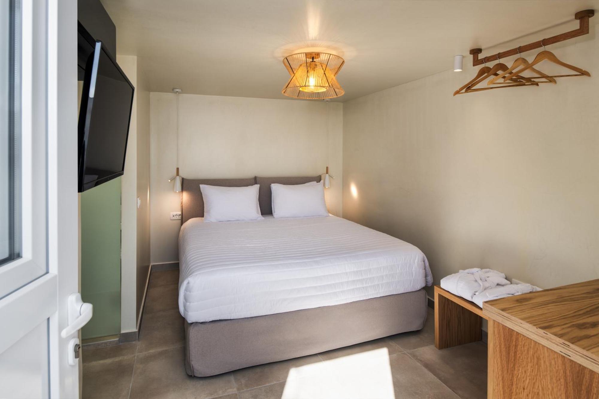 Hillside Elegance Suites Fira  Exterior foto